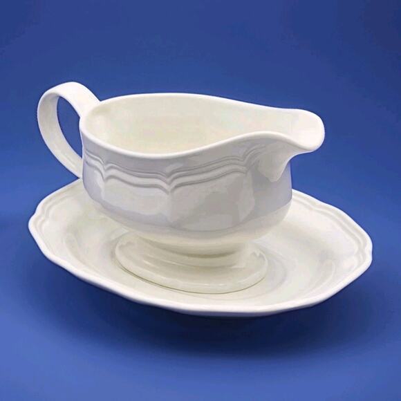 Mikasa French Countryside White Gravy Boat and Underplate F 9000 SHIPS FAST - Picture 7 of 16